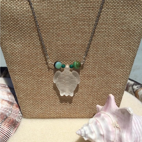 Hand Crafted Sea turtle necklace - Picture 3 of 6